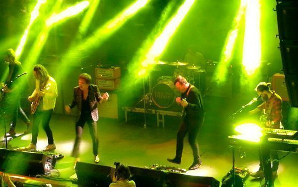 CAGE THE ELEPHANT