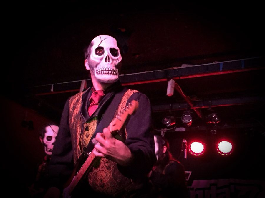 LOS TIKI PHANTOMS